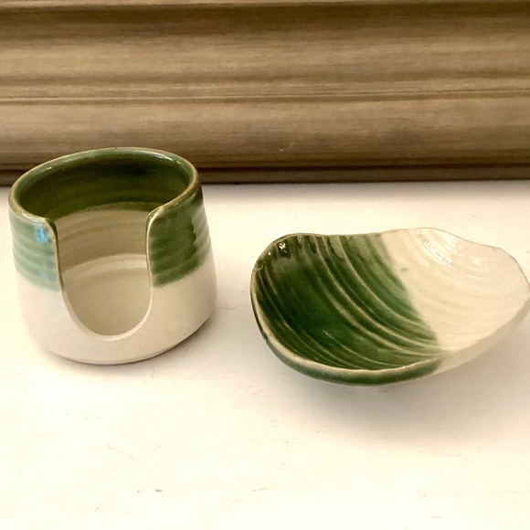 Studio Pottery 2 Ps Set Green Tone Soap Dish Spunge Or Toothbrush Holder - Picture 3 of 12
